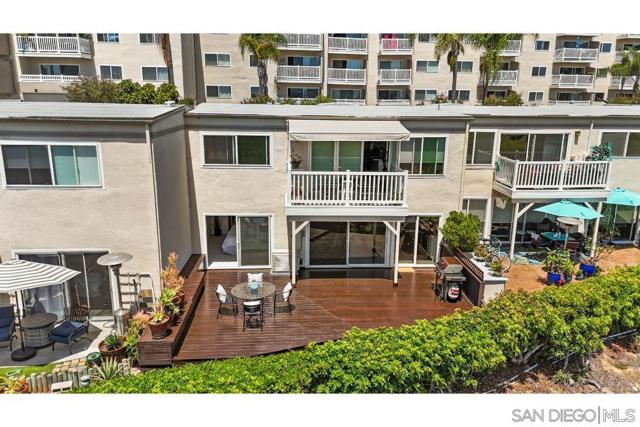 4007 Crown Point Drive, San Diego CA: https://media.crmls.org/mediaz/7286058d-3cf5-472e-a10e-12a4e0b02baa.jpg