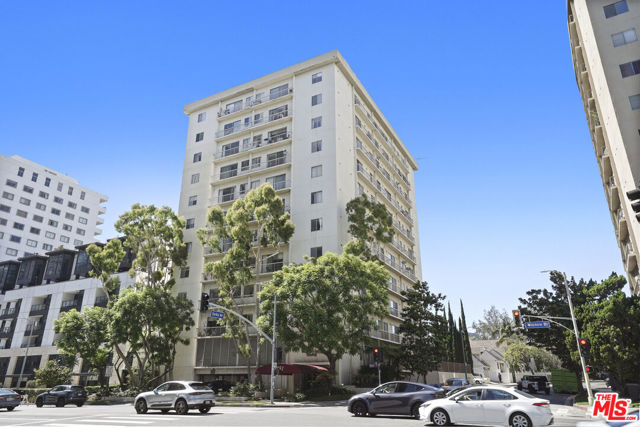10751 Wilshire Boulevard, Los Angeles CA: https://media.crmls.org/mediaz/7286e820-3691-445c-891f-19be2b836370.jpg
