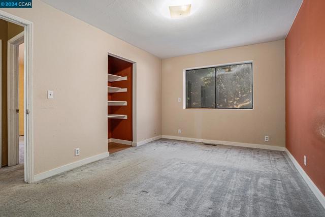Image 10 of 30 For 5860 Leona St