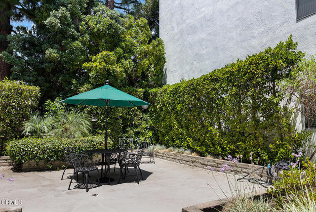 190 Arroyo Terrace, Pasadena CA: https://media.crmls.org/mediaz/72877024-fece-47d6-b161-846887fc0ecf.jpg