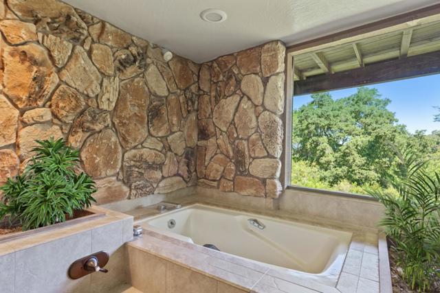 40 Deer Path Drive, Portola Valley CA: https://media.crmls.org/mediaz/7287dee7-e778-4e64-becd-5ff69815bf28.jpg