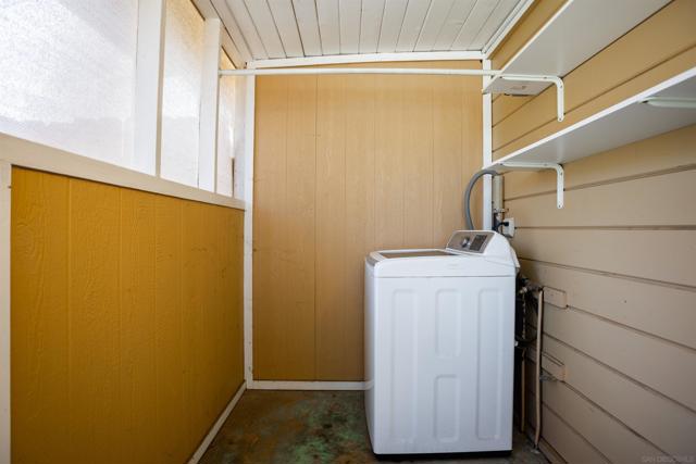 12643 Castle Court Dr, Lakeside CA: https://media.crmls.org/mediaz/72889122-1eb6-4570-b944-815afbaf1dd6.jpg