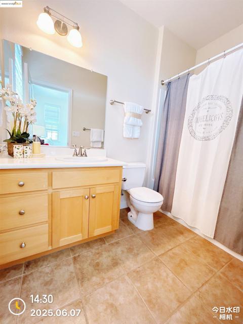 6136 Old Quarry Loop, Oakland CA: https://media.crmls.org/mediaz/72889155-6e78-422c-88dd-58622fcd3523.jpg