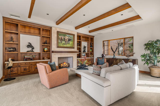 31 Hillcrest Drive, Rancho Mirage CA: https://media.crmls.org/mediaz/72892475-ef1d-4fed-8634-b600bc9d672f.jpg