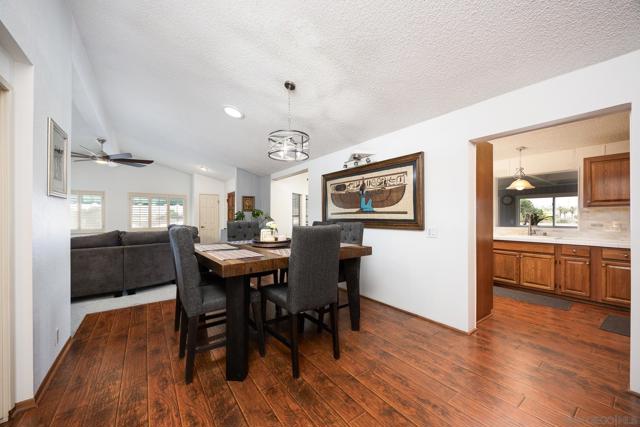 2130 Sunset Dr, Vista CA: https://media.crmls.org/mediaz/72893d96-8185-40a7-89b4-5e6031468bc6.jpg