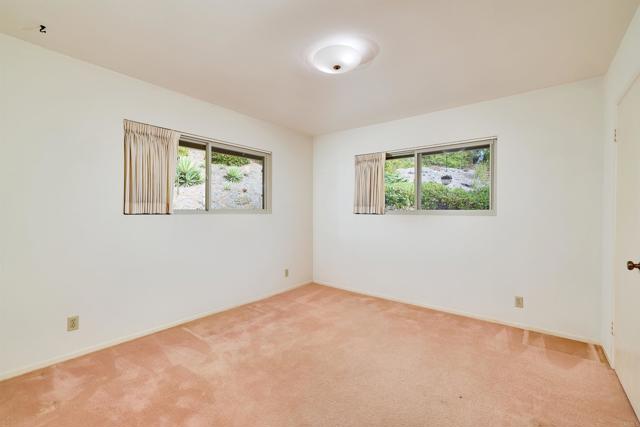 3190 Falcon Drive, Carlsbad CA: https://media.crmls.org/mediaz/7289ebd7-ccc2-4690-b91b-02661fac0c8f.jpg