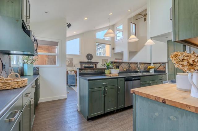 647 Canyon Drive, Pacifica CA: https://media.crmls.org/mediaz/728a2f4f-787b-4cf8-a39e-88df00124b37.jpg