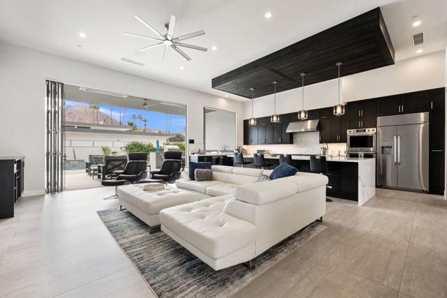 76305 Shoshone Drive, Indian Wells CA: https://media.crmls.org/mediaz/728a4e97-1289-46a4-9b46-e0620b6363f4.jpg