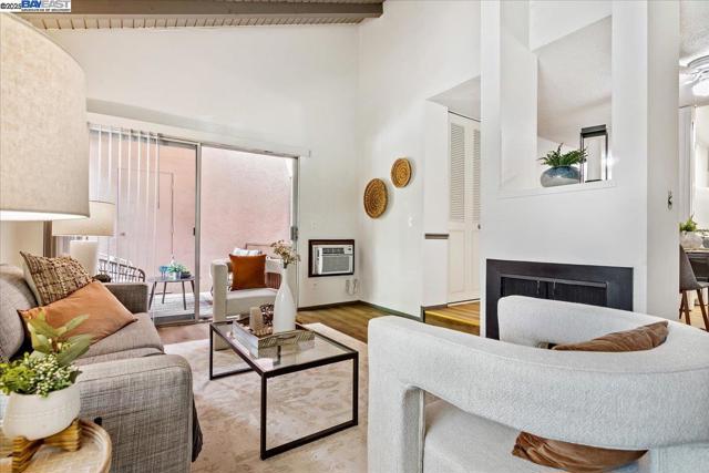 810 Oak Grove Rd, Concord CA: https://media.crmls.org/mediaz/728a4f81-6056-4aa1-ab25-b3ce15b6a4b4.jpg