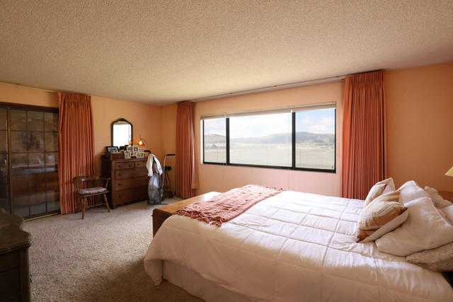 108 Palomino Drive, Big Bear CA: https://media.crmls.org/mediaz/728aaa7c-938b-431c-9cc9-1e1a109c62b2.jpg