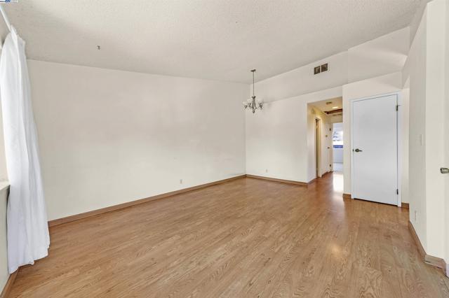136 Hackamore Ln, Fremont CA: https://media.crmls.org/mediaz/728aebf5-fad5-4c0c-8559-b27abe28ab2b.jpg