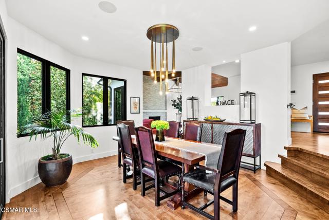 31460 Glenbridge Road, Westlake Village CA: https://media.crmls.org/mediaz/728b4e48-78af-4d28-8b78-44752f142403.jpg