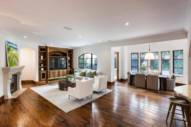 8 Reyna Place, Menlo Park CA: https://media.crmls.org/mediaz/728b9462-3dc9-49e7-adf8-991092697102.jpg