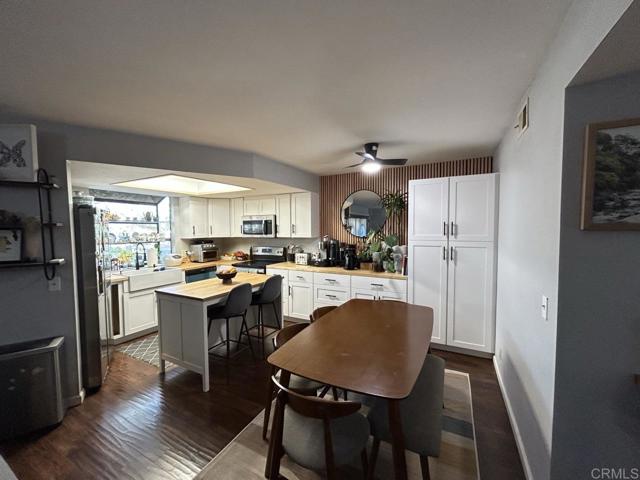 Detail Gallery Image 4 of 17 For 440 Citracado Pkwy #30,  Escondido,  CA 92025 - 2 Beds | 2 Baths