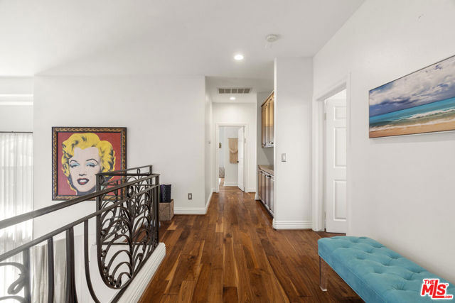 4544 Tobias Avenue, Sherman Oaks CA: https://media.crmls.org/mediaz/728c1fee-1ccf-47d6-a461-f9b224814887.jpg