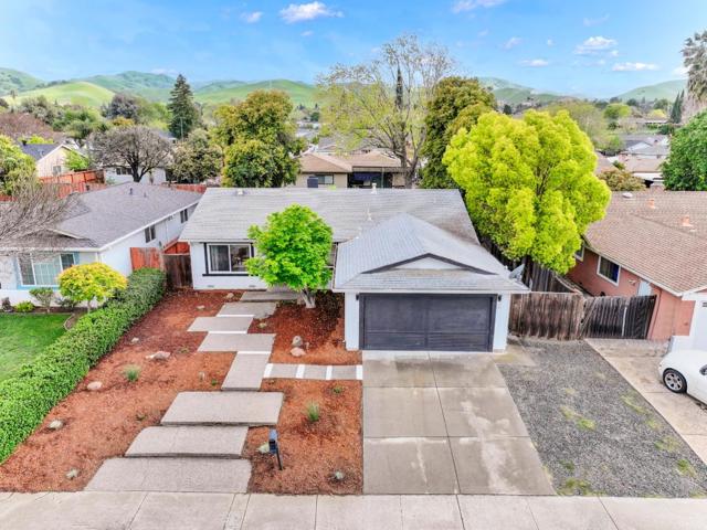 948 Golden Leaf Way, Pittsburg CA: https://media.crmls.org/mediaz/728c5786-bbf7-413c-ad8c-9954e8477d0c.jpg