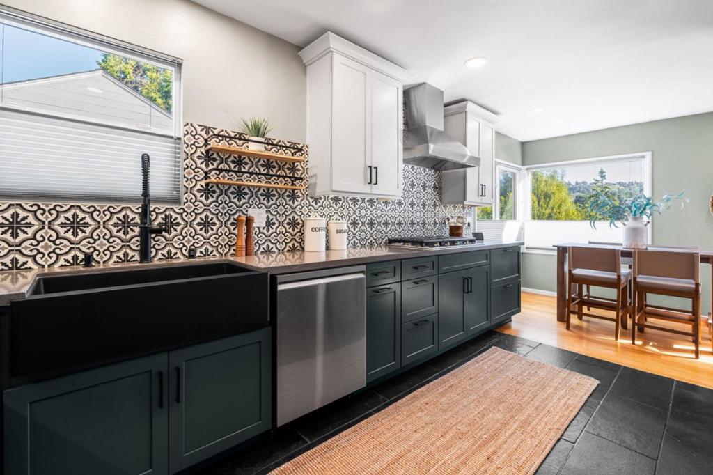 728C8Dc1 0697 4D3F 9Dbb 8C92463Bfe73 8124 Greenly Drive, Oakland, Ca 94605 &Lt;Span Style='BackgroundColor:transparent;Padding:0Px;'&Gt; &Lt;Small&Gt; &Lt;I&Gt; &Lt;/I&Gt; &Lt;/Small&Gt;&Lt;/Span&Gt;