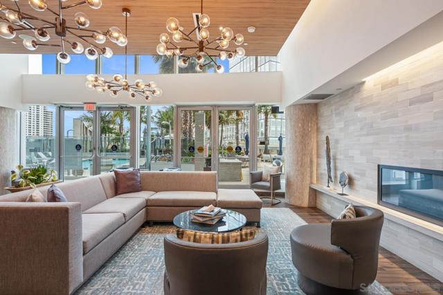 888 W E St, San Diego CA: https://media.crmls.org/mediaz/728d0604-9ced-4886-9436-a1e44c7e305e.jpg
