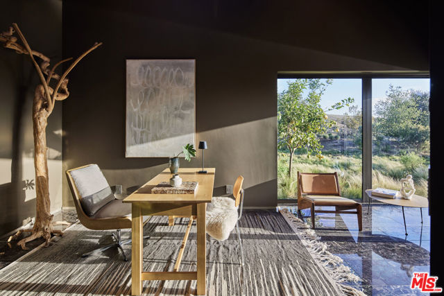 5900 Bonsall Drive, Malibu CA: https://media.crmls.org/mediaz/728d7c74-1a95-451f-b695-d03ff26bec56.jpg