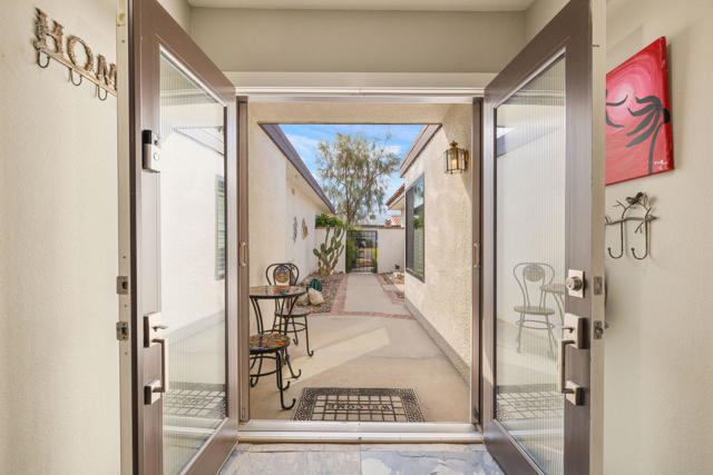 44 San Sebastian Drive, Rancho Mirage CA: https://media.crmls.org/mediaz/728e1f6e-a8e8-403f-8c2c-3ada653d8f70.jpg