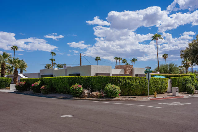 590 N Plaza Amigo, Palm Springs, CA 92262