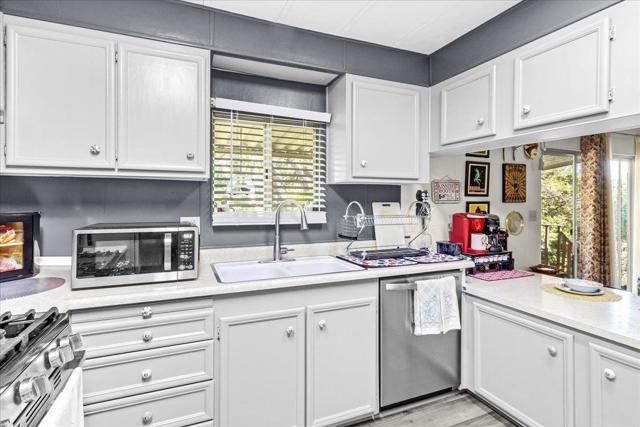 17617 Pond Derosa, Salinas CA: https://media.crmls.org/mediaz/728eadf2-15ea-47a2-a0ad-d96d32410b23.jpg