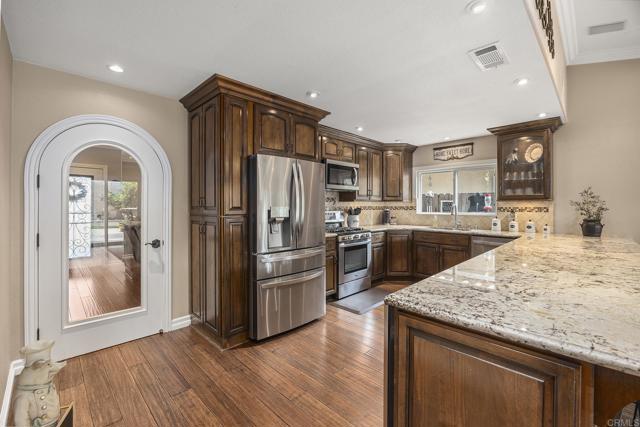 Detail Gallery Image 9 of 33 For 14172 Moore Court, Irvine,  CA 92606 - 3 Beds | 2 Baths