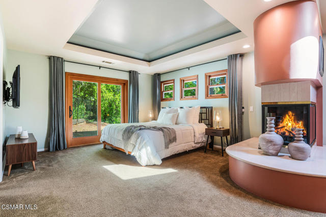 356 Laguna Terrace, Simi Valley CA: https://media.crmls.org/mediaz/728fc4c2-e4ee-4a91-8254-dfd025f1be16.jpg