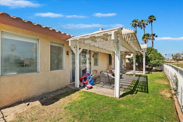82210 Vandenberg Drive, Indio CA: https://media.crmls.org/mediaz/728fe315-c3e9-419b-a668-4180685aada6.jpg