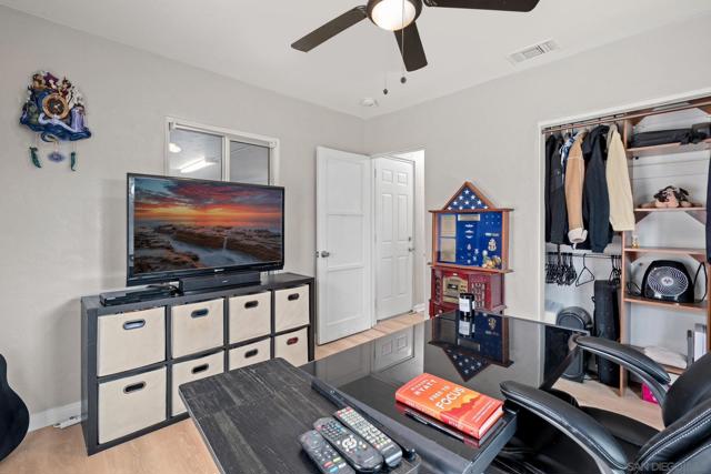 1620 49th St, San Diego CA: https://media.crmls.org/mediaz/7290943c-42c0-47f2-96f3-2fd5eff8296d.jpg