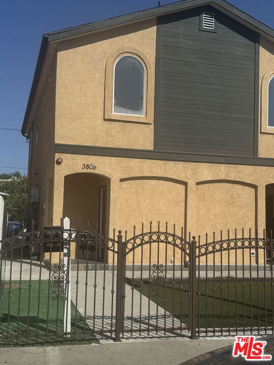 3806 Crawford Street