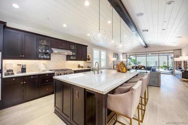 8112 Auberge Cir, San Diego CA: https://media.crmls.org/mediaz/72914a05-ef15-401f-b7d0-f336e23e1055.jpg