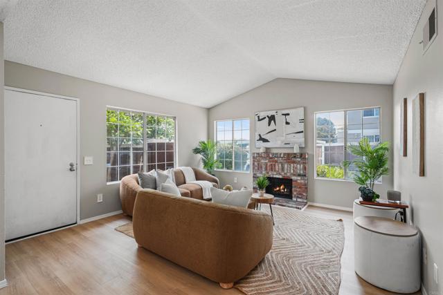 Image 4 of 20 For 231 Riverview Way