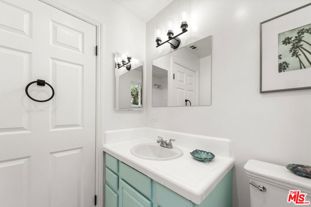 800 N Topanga Canyon Boulevard, Topanga CA: https://media.crmls.org/mediaz/7292d588-5273-41e9-a3ea-caa591826e93.jpg