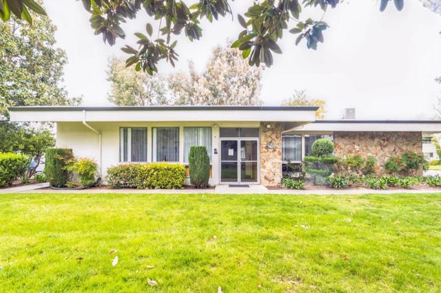 14225 Lora Drive, Los Gatos CA: https://media.crmls.org/mediaz/729527d7-833e-4979-8b6a-c960b53edff1.jpg