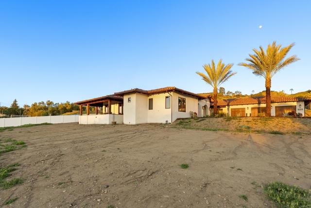 Detail Gallery Image 61 of 75 For 2525 Date Palm Ct, Vista,  CA 92084 - 3 Beds | 3/1 Baths