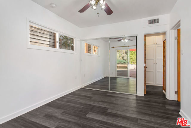 6915 Paseo Del Serra, Los Angeles CA: https://media.crmls.org/mediaz/72959e98-5b9a-4a86-919f-330c4f53c4d0.jpg