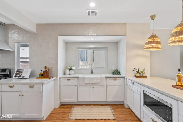 1015 Nolden Street, Highland Park CA: https://media.crmls.org/mediaz/7295b761-4837-4f26-a4ce-97847d6ea7f8.jpg