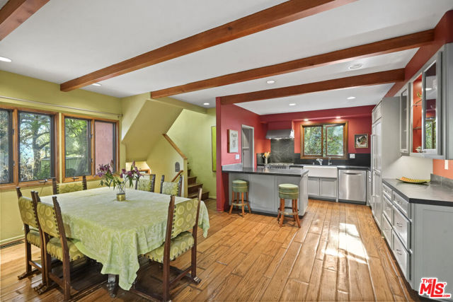 809 Basin Drive, Topanga CA: https://media.crmls.org/mediaz/7296d0f8-4cd3-4afc-a496-30834fa68520.jpg