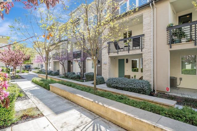 5588 El Dorado Ln, Dublin CA: https://media.crmls.org/mediaz/7296efb6-4338-40b4-a4eb-d42ebe217776.jpg