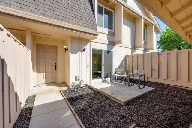 11032 Firethorne Drive, Cupertino CA: https://media.crmls.org/mediaz/7297593a-9913-43ef-be8f-d5ef1b972e1a.jpg