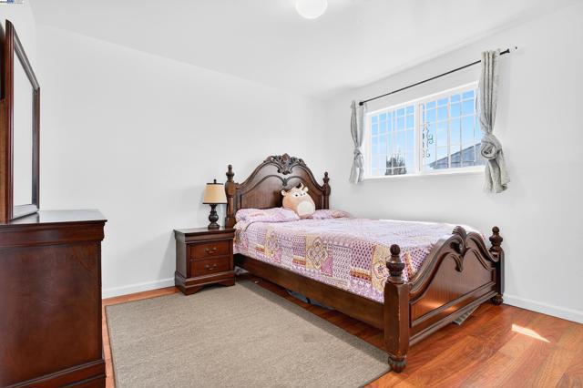 4300 Berk Ave, Richmond CA: https://media.crmls.org/mediaz/7297c460-7356-42b8-9a5a-690147a5325c.jpg