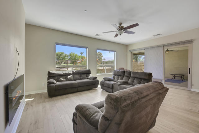 Image 11 of 37 For 80085 Canyon Club Court