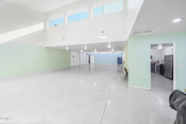 4925 Indian Wood Road, Culver City CA: https://media.crmls.org/mediaz/7297f384-37be-492a-8693-5cde0f4d25db.jpg