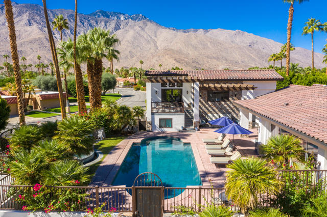 3330 Andreas Hills Drive, Palm Springs CA: https://media.crmls.org/mediaz/72984de9-e2d3-41f2-9660-6b3c3daa4dbd.jpg