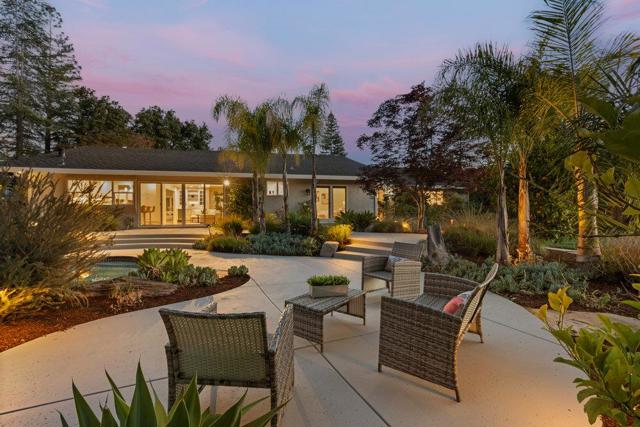 17583 Daves Avenue, Monte Sereno CA: https://media.crmls.org/mediaz/72987674-e06d-4294-89a9-fb97e0dae088.jpg