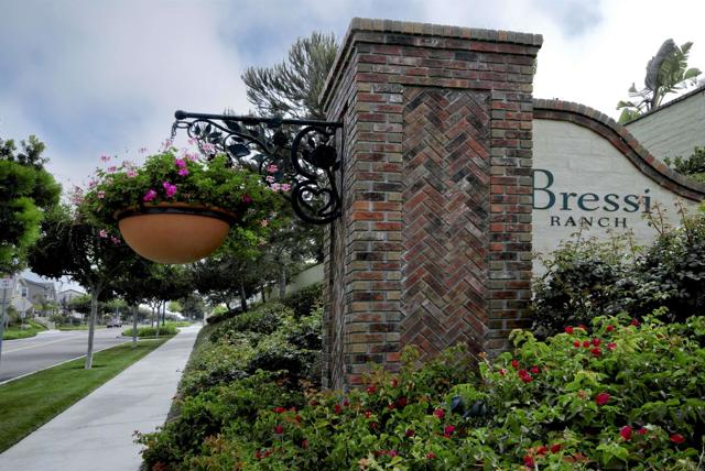 2610 Garden House Road, Carlsbad CA: https://media.crmls.org/mediaz/72988ad7-75c4-4646-8cfd-29296a2965c2.jpg