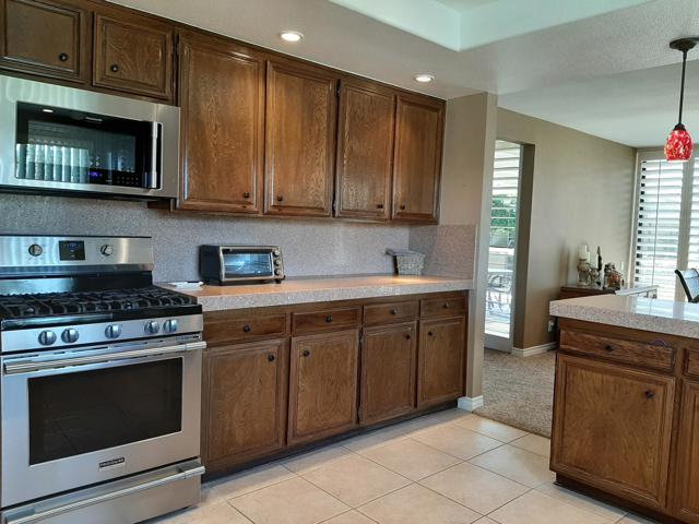 72385 Beverly Way, Rancho Mirage CA: https://media.crmls.org/mediaz/729921e3-0b8c-4898-9725-518c5345983a.jpg