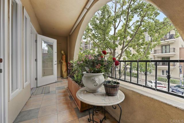 Detail Gallery Image 1 of 49 For 301 W G St #119,  San Diego,  CA 92101 - 2 Beds | 2/1 Baths