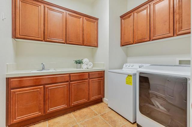 7473 Hoylake Court, Gilroy CA: https://media.crmls.org/mediaz/7299b5f4-ac3f-4a2c-af7b-ce6bab7b9910.jpg